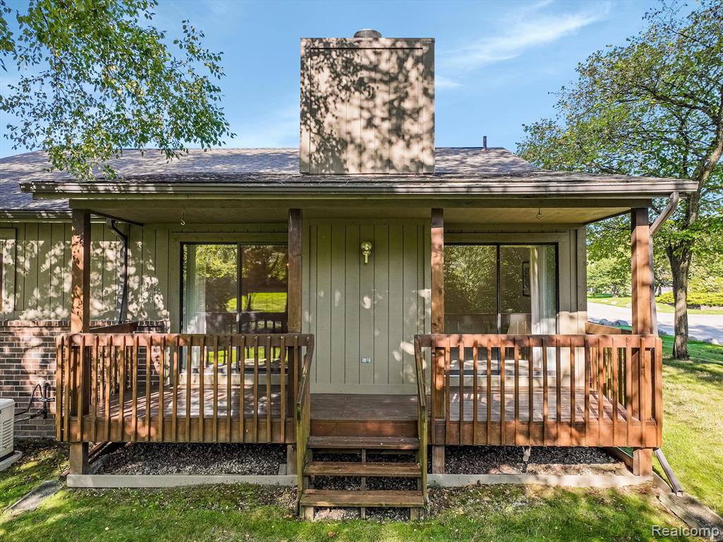 9735 HAWTHORNE GLEN Drive, Grosse Ile, MI 48138 — Photo 31