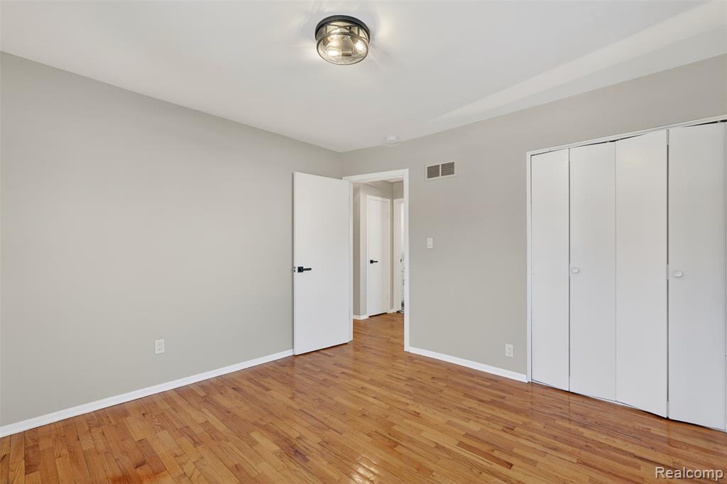 735 Elmwood Drive, Fenton, MI 48430 — Photo 22