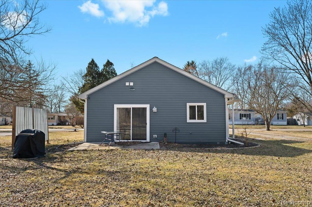 401 CHEROKEE Bend, Howell, MI 48843 — Photo 18