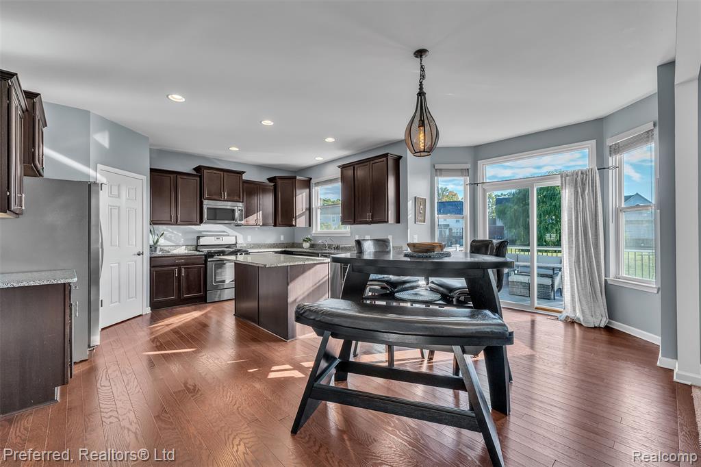 28430 Oakmonte Circle E, New Hudson, MI 48165 — Photo 23