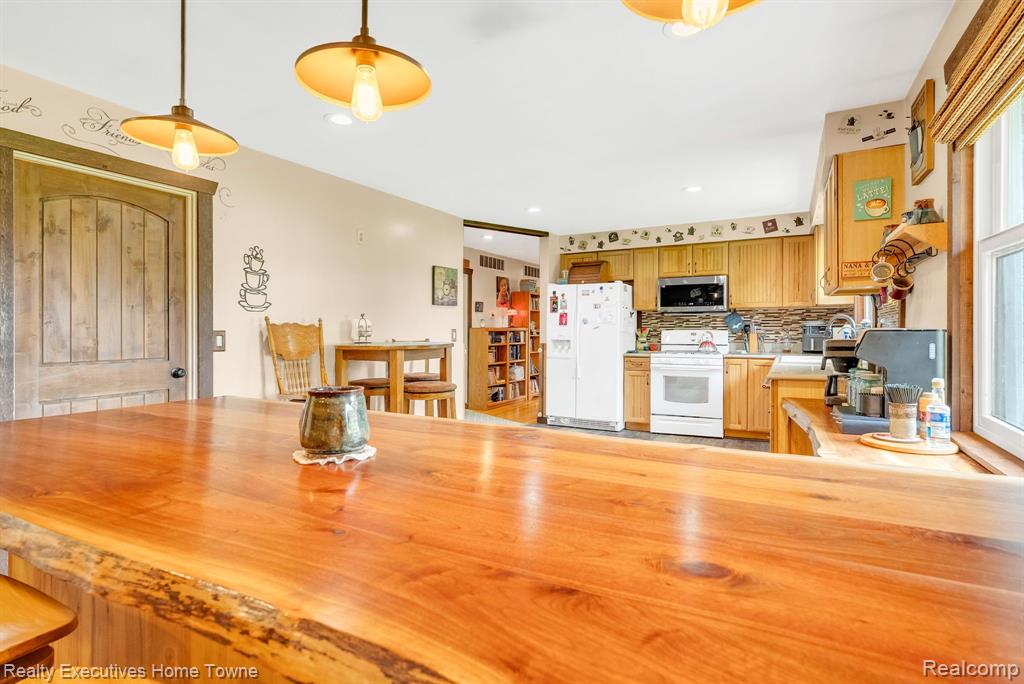 5011 STATE Road, Fort Gratiot, MI 48059 — Photo 16