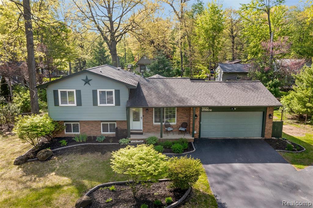 3600 Woodview Avenue, West Bloomfield, MI 48324 — Photo 3