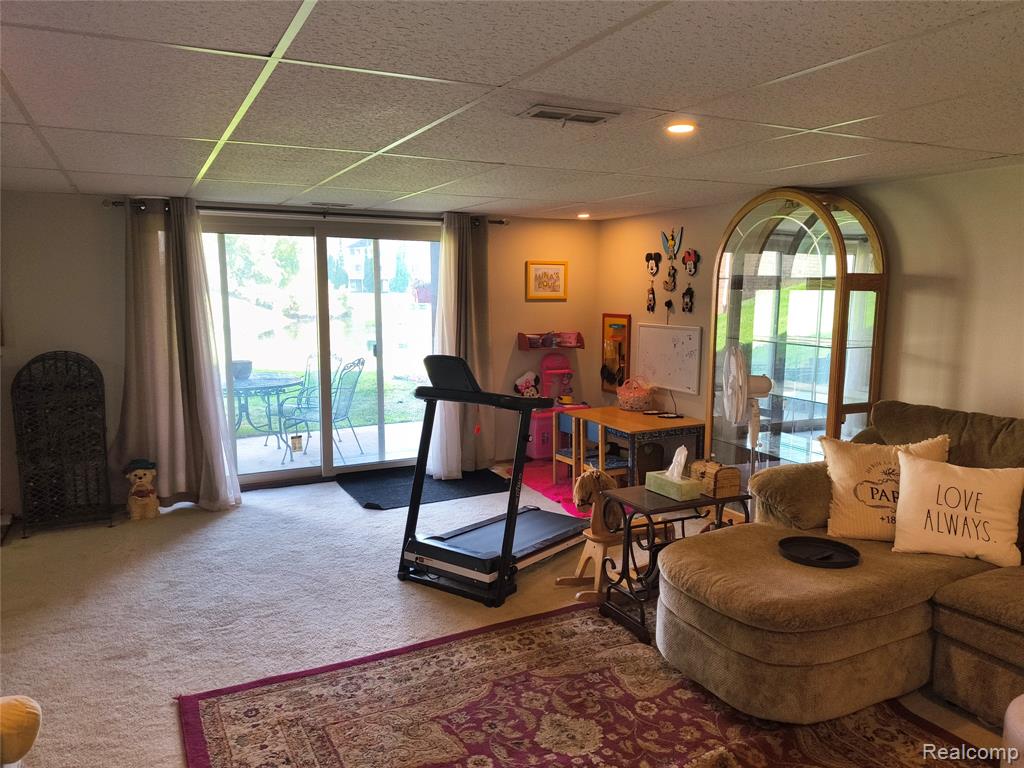 9085 Bavarian Way, Clarkston, MI 48348 — Photo 11