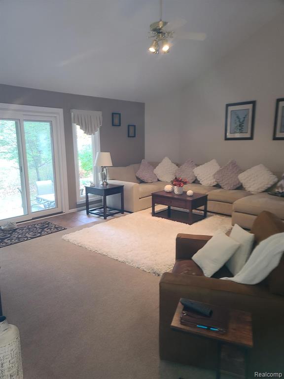 43201 POINTE Drive, Clinton Twp, MI 48038 — Photo 17