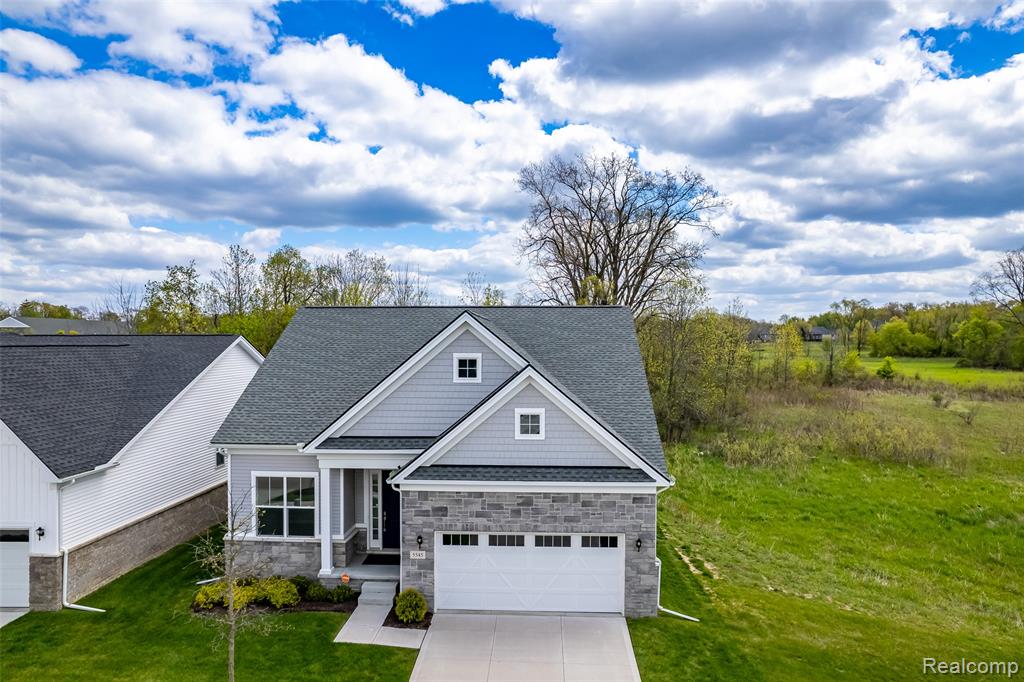 5545 Helmsdale Boulevard, West Bloomfield, MI — Photo 59