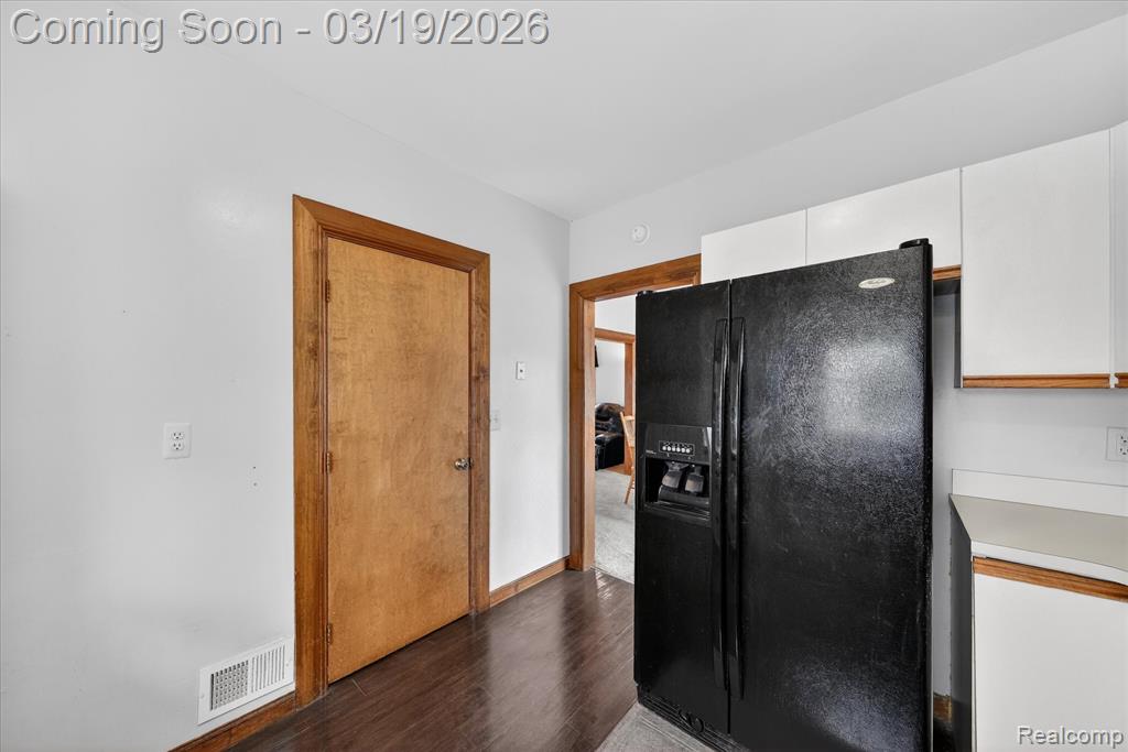 33 Ferrin Place, Mount Clemens, MI 48043 — Photo 18