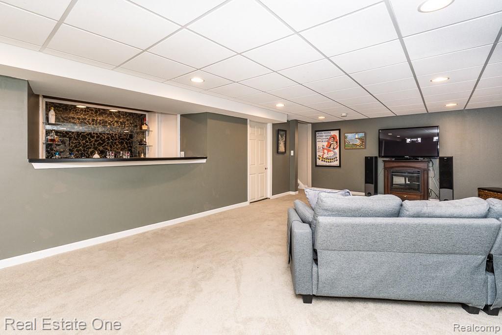 395 Wimpole Drive, Rochester Hills, MI 48309 — Photo 16
