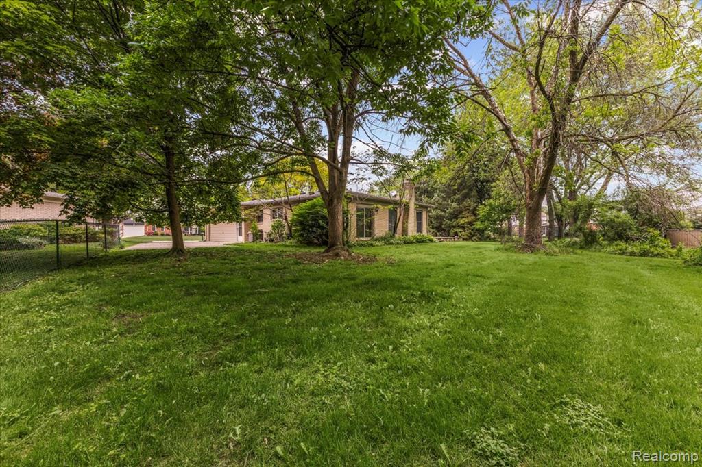5538 Larkins Drive, Troy, MI 48085 — Photo 3