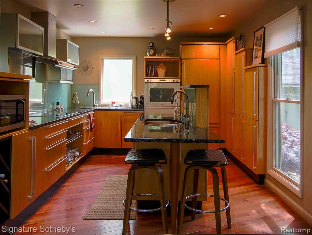4945 Whitlow Court, Commerce Twp, MI 48382 — Photo 8