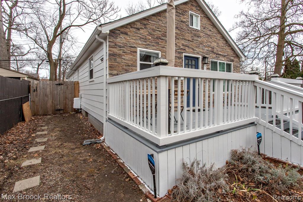 918 ALBERTA Street, Ferndale, MI 48220 — Photo 39