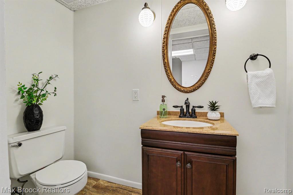 2808 Donegal Drive, Troy, MI 48098 — Photo 28