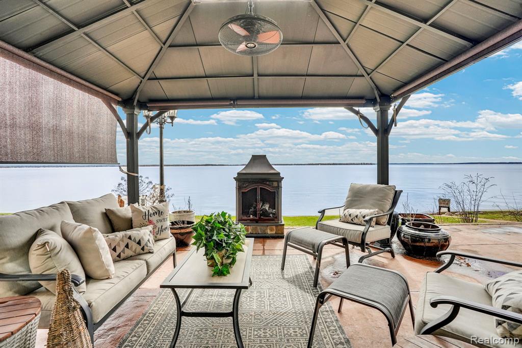 130 Whites Court, Houghton Lake, MI, 48629