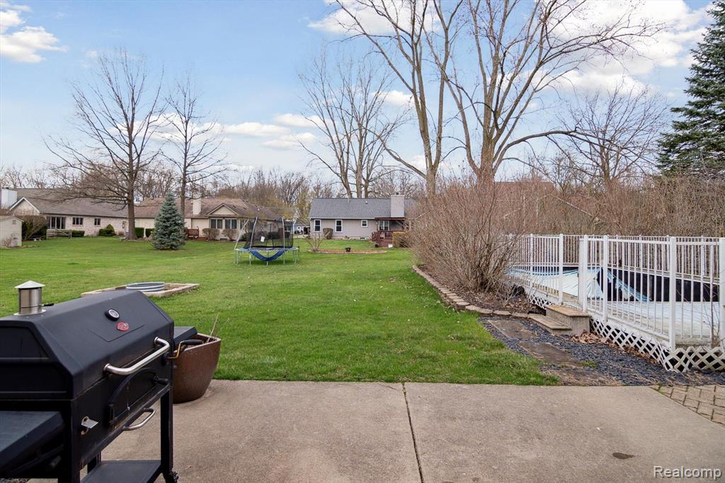 925 DONNALEE Drive, Monroe, MI 48162 — Photo 45