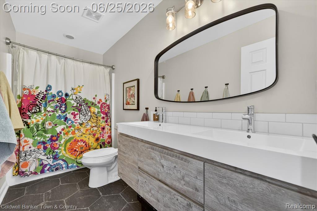 918 Gray Fox Court, Howell, MI 48843 — Photo 40