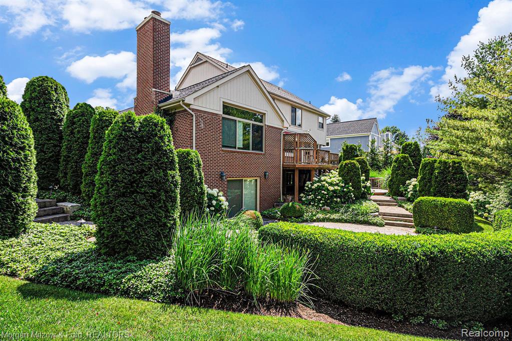 6822 Hubbard Circle, Clarkston, MI 48348 — Photo 33