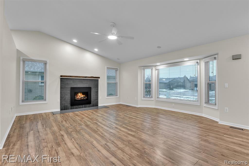 47179 Southern Cross Drive, Macomb, MI 48044 — Photo 6