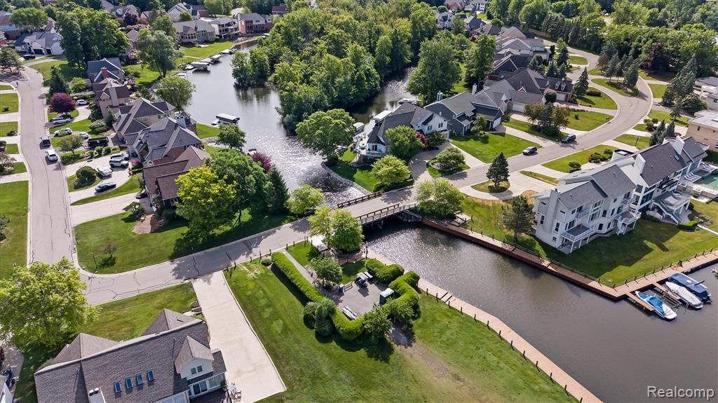 1062 FOREST BAY Drive, Waterford, MI 48328 — Photo 22