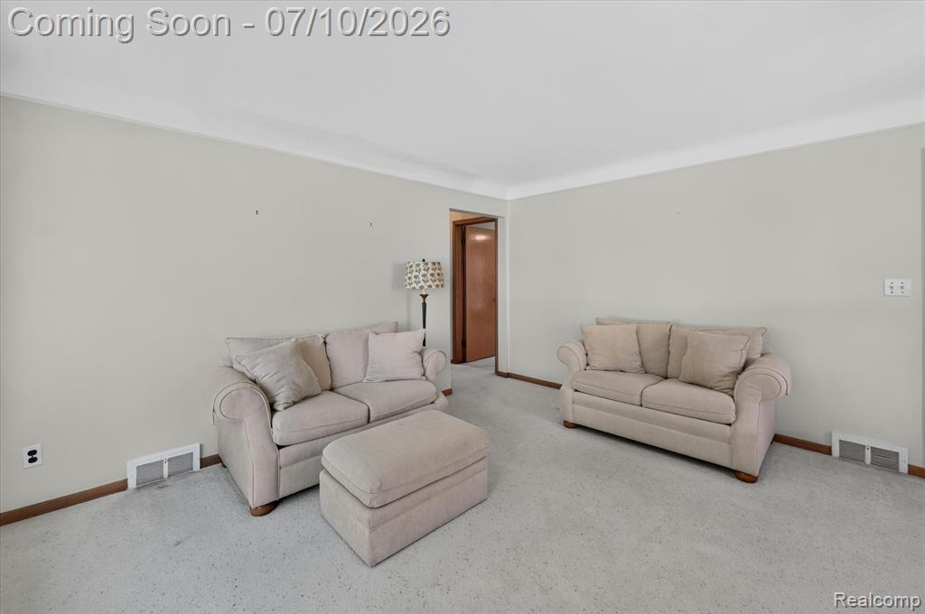 8599 Cardwell Street, Westland, MI — Photo 5