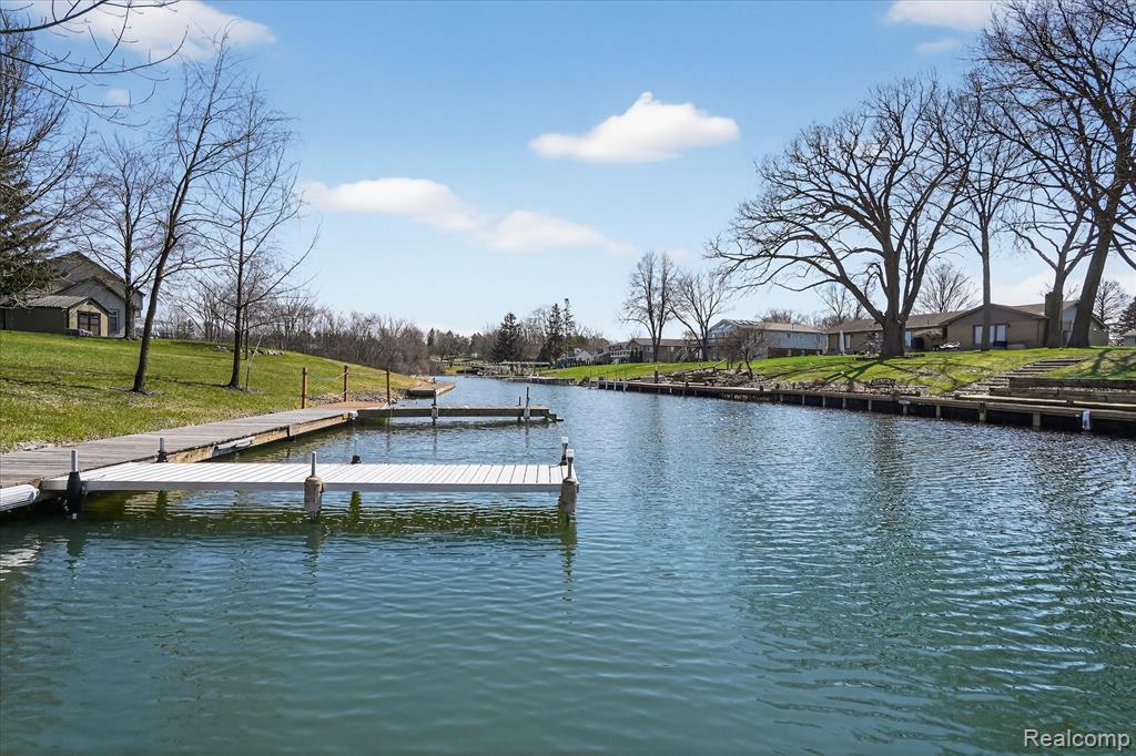 16147 Silvercrest Drive, Fenton, MI 48430 — Photo 4