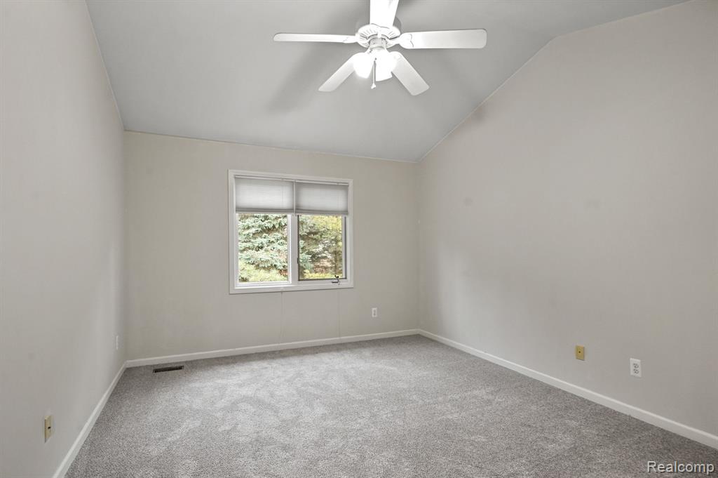 55511 BOARDWALK Drive, Shelby Twp, MI 48316 — Photo 19