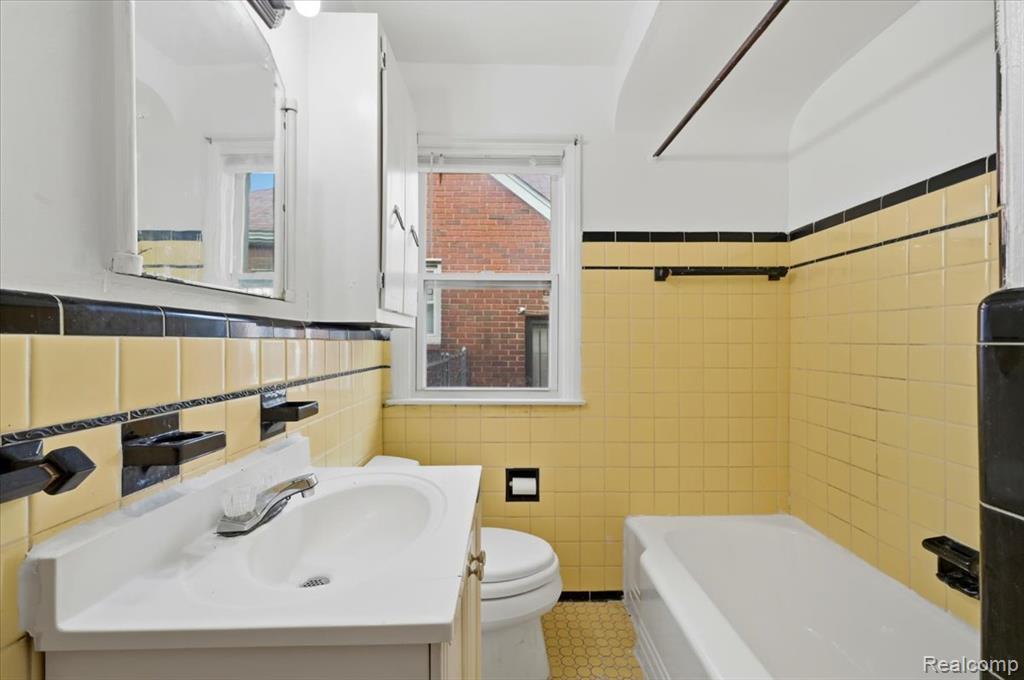 8144 Whitcomb Street, Detroit, MI 48228 — Photo 17