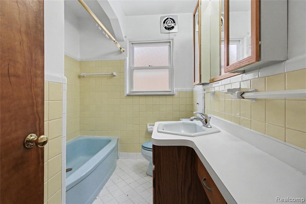 8103 Virgil Street, Dearborn Heights, MI 48127 — Photo 18