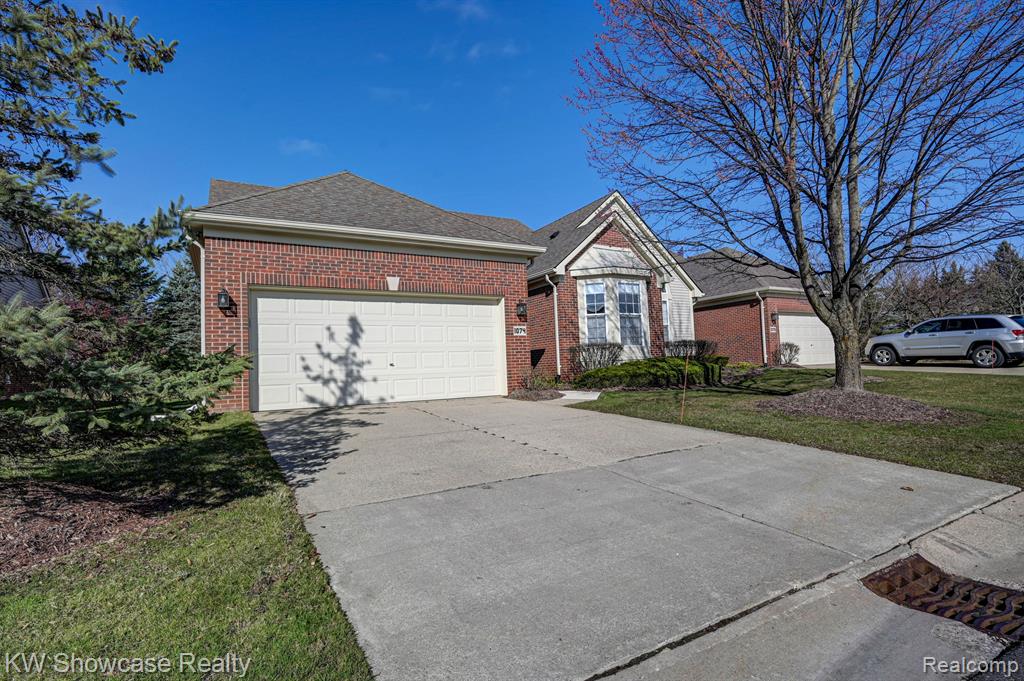 1074 ANDOVER Circle, Commerce Twp, MI 48390 — Photo 3