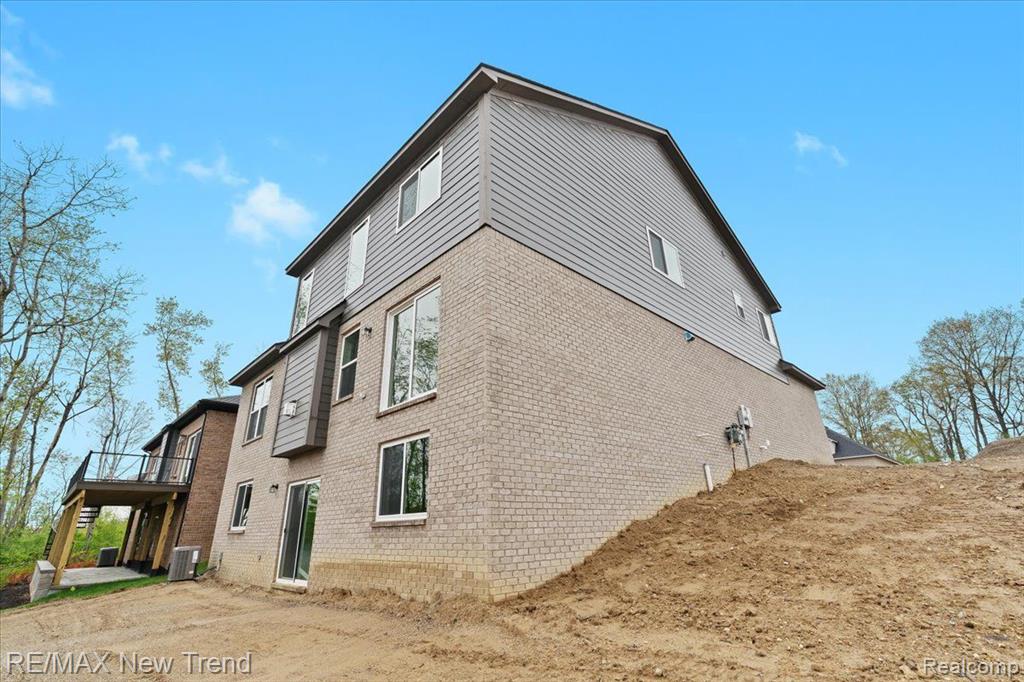 7833 Trailside Court, West Bloomfield, MI 48323 — Photo 36
