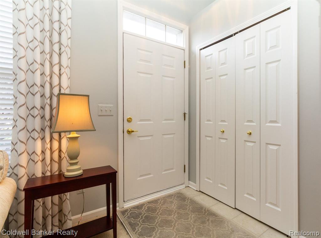 16962 FARMINGTON Road, Livonia, MI 48154 — Photo 5