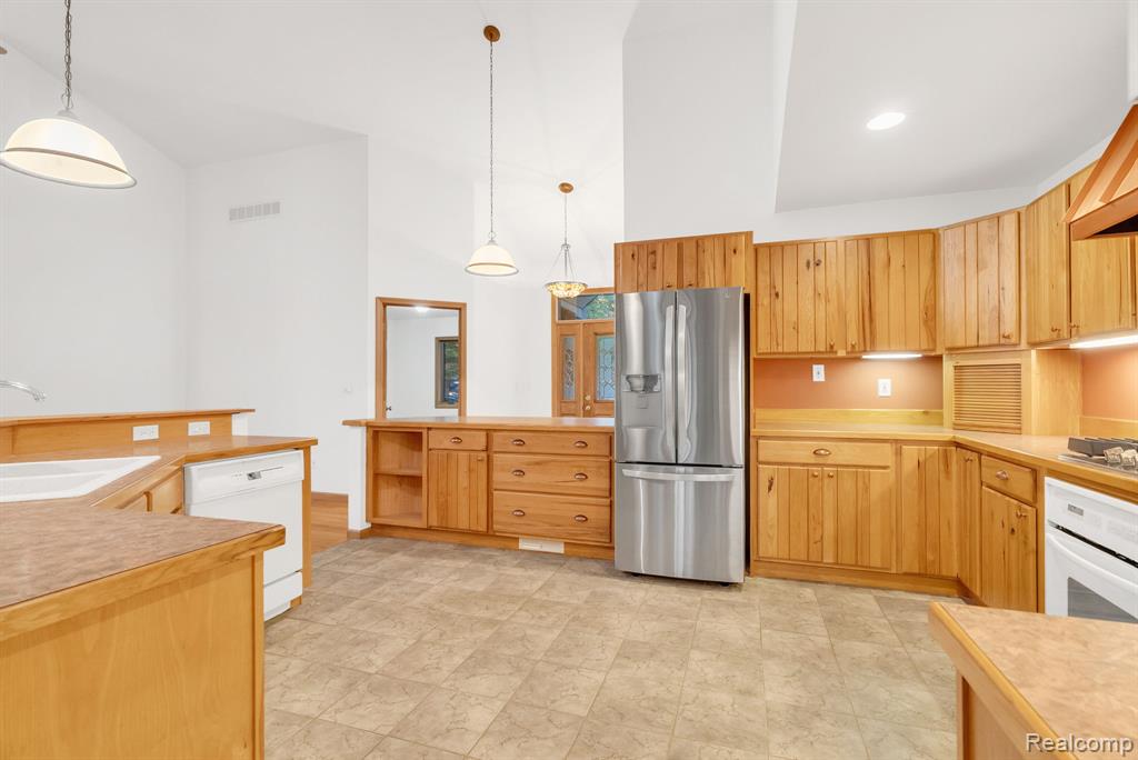 425 Rosell Road, Holly, MI 48442 — Photo 14