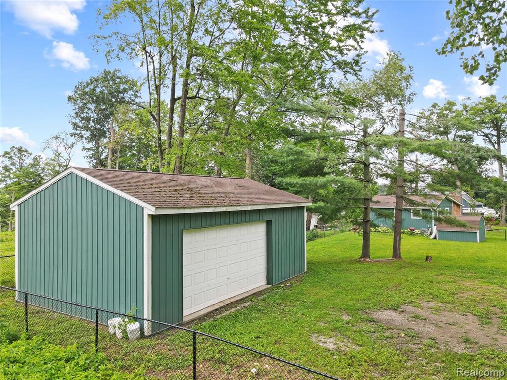 5246 Wayne Road, White Lake, MI 48383 — Photo 53