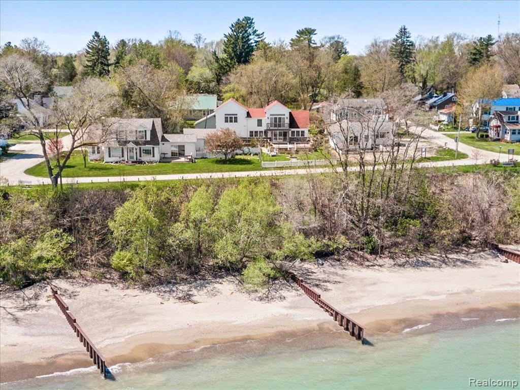 7158 LAKEVIEW Drive, Lexington, MI 48450 — Photo 2