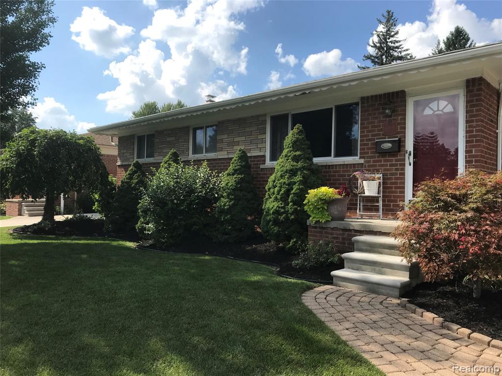 31906 Cambridge Street, Garden City, MI — Photo 31