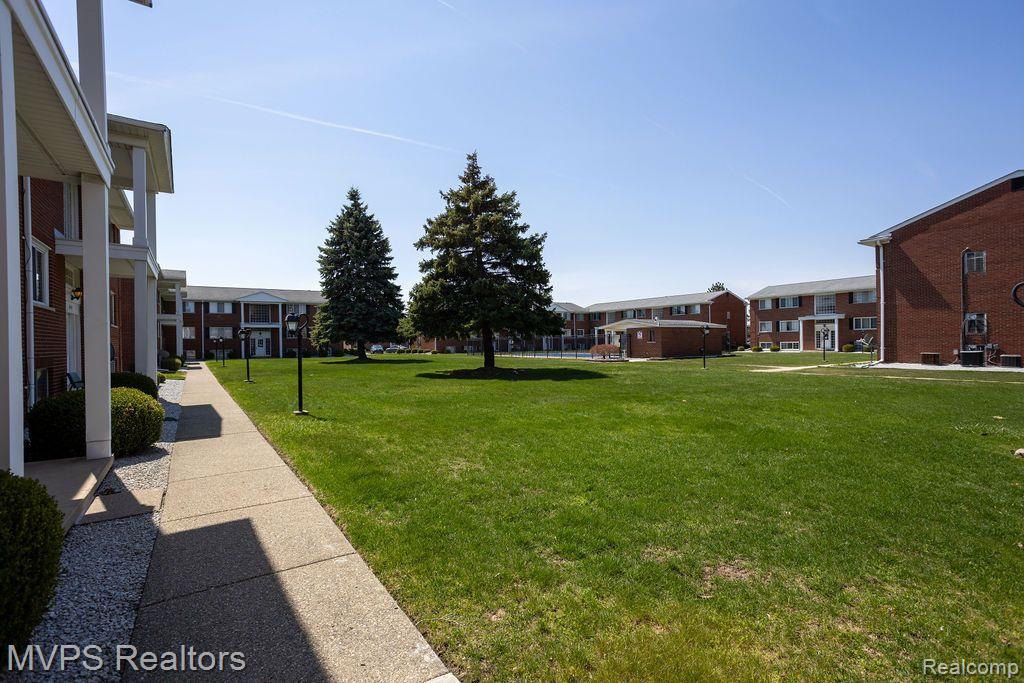 8230 CRESTVIEW Drive, A1, Sterling Heights, MI 48312 — Photo 15