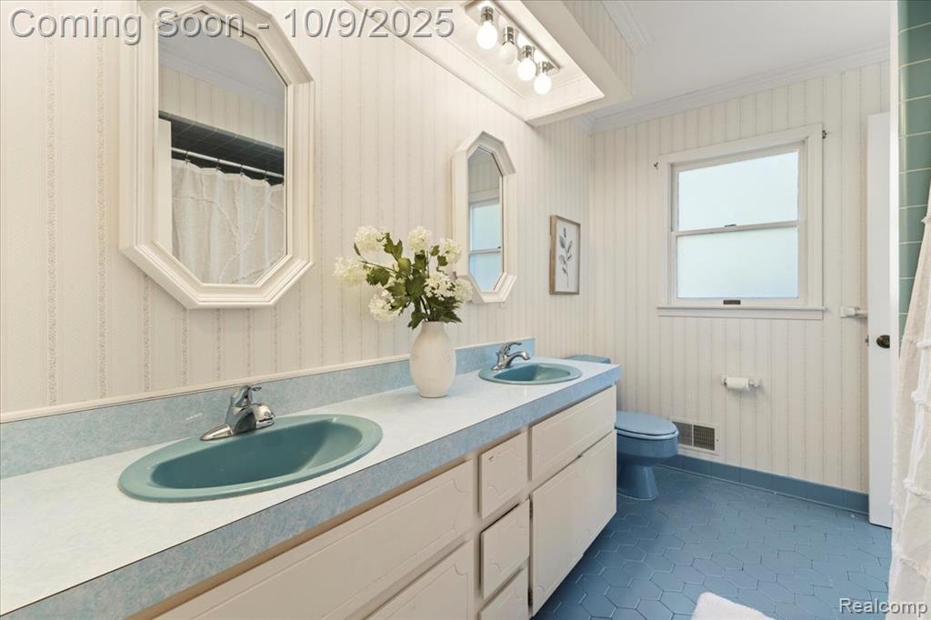12190 Carriage Trail Circle, Davisburg, MI 48350 — Photo 27