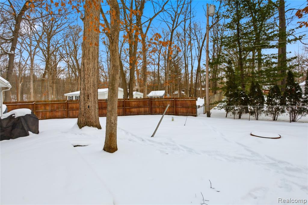 6522 Riverdale Road, Whitmore Lake, MI 48189 — Photo 22