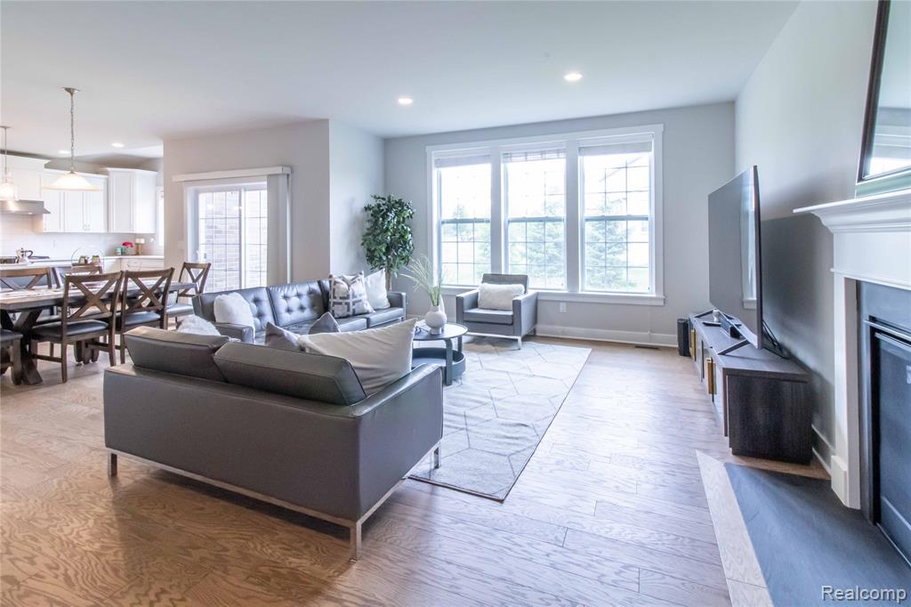 1648 S Tannytown Road, Canton, MI 48188 — Photo 31