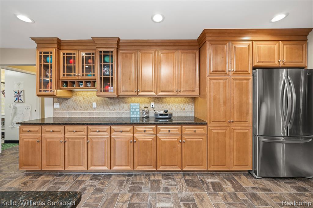 447 Antoinette Drive, Rochester Hills, MI 48309 — Photo 25