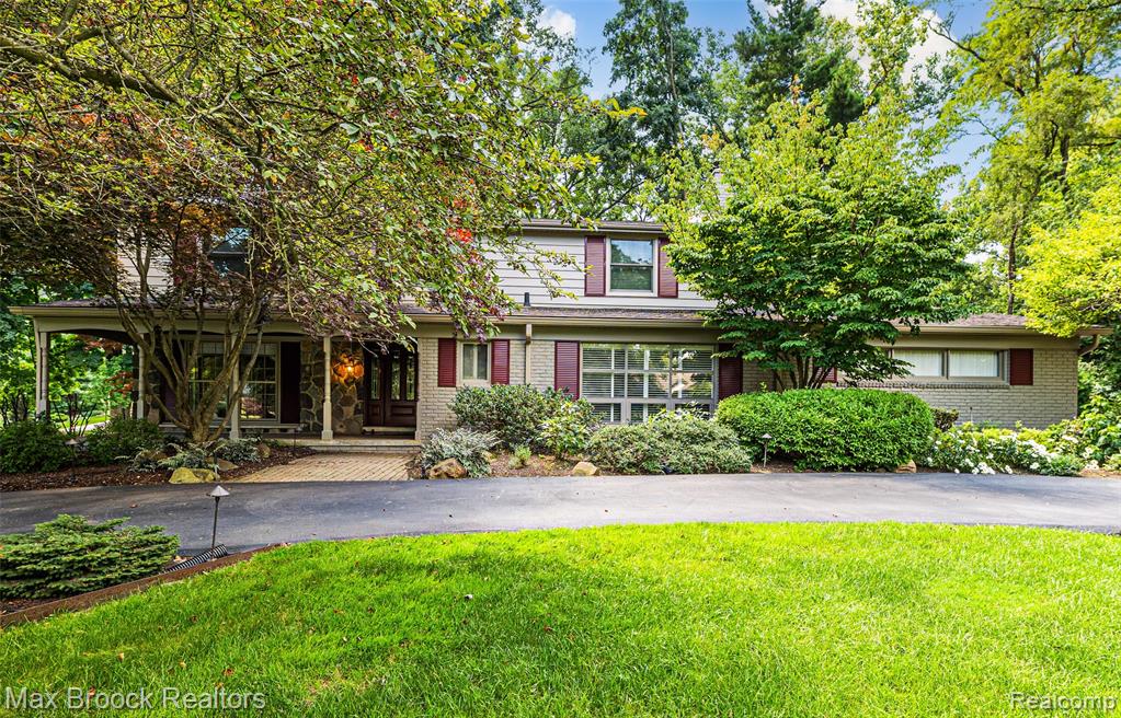 25933 Hersheyvale Drive, Franklin, MI 48025