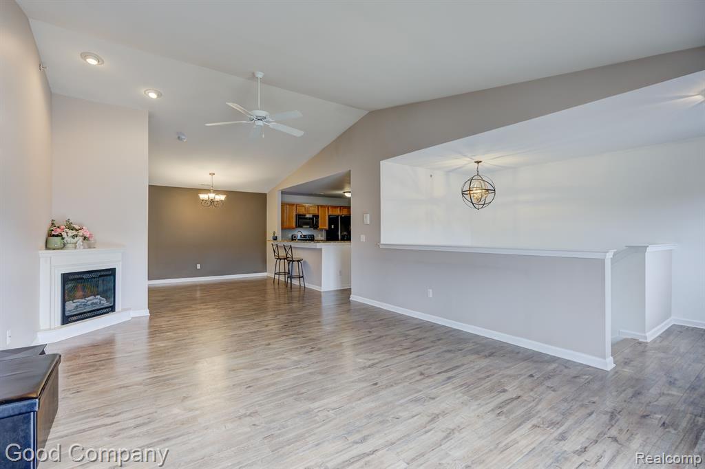 29567 NOTTINGHAM Circle, Livonia, MI 48152 — Photo 2