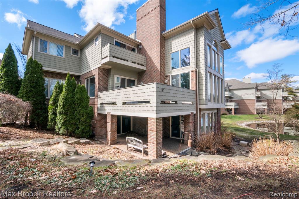 3828 PINE LAKE KNOLL Drive, West Bloomfield, MI 48324 — Photo 3