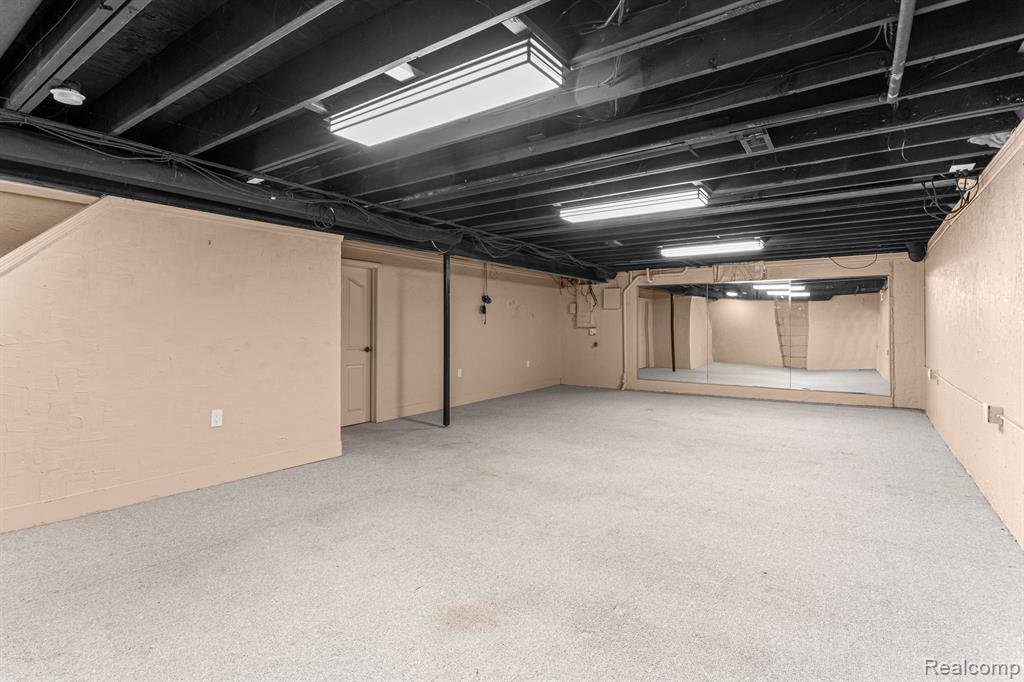 47553 TEN POINT Drive, Canton, MI 48187 — Photo 34