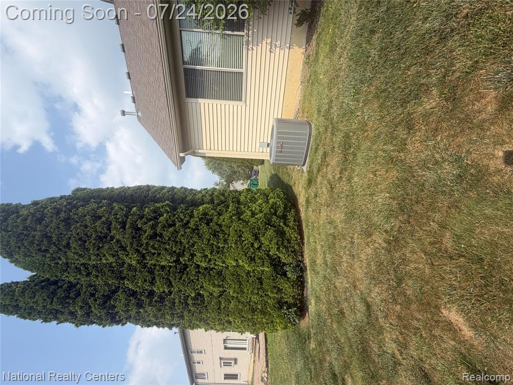 6390 Briarcliff Drive, Belleville, MI 48111 — Photo 13