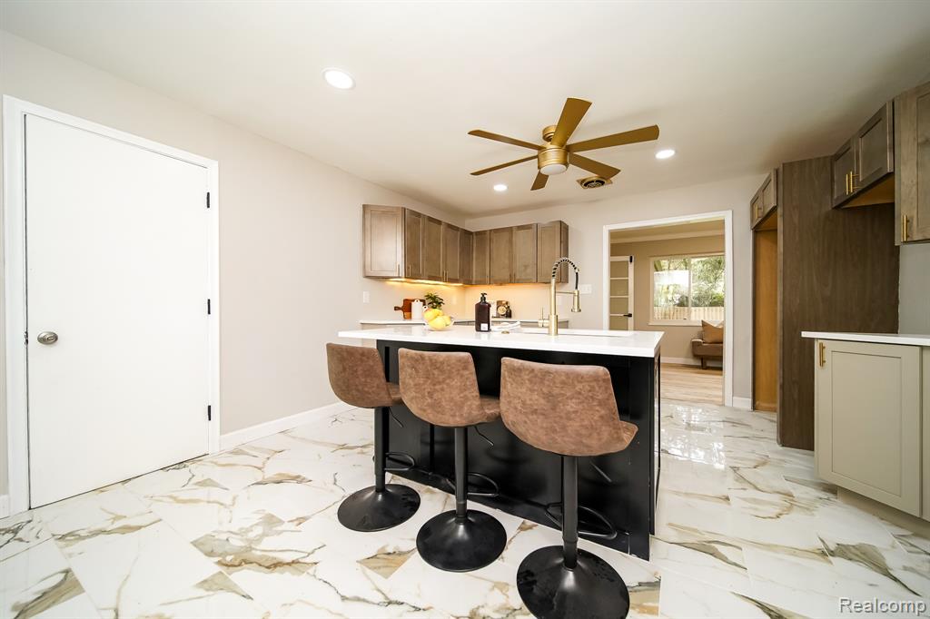 19041 Bungalow Drive, Lathrup Village, MI 48076 — Photo 27