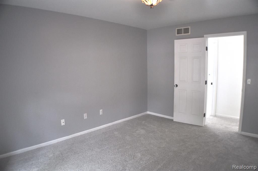 4439 HUNTERS Circle W, Canton, MI 48188 — Photo 13