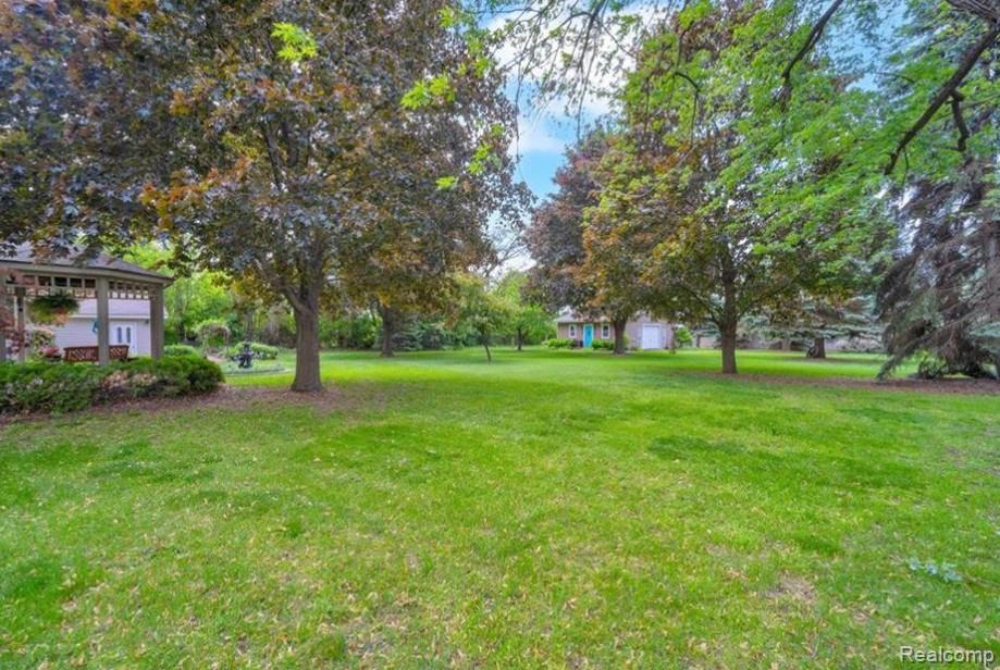 710 Hartland Drive, Troy, MI 48083 — Photo 5