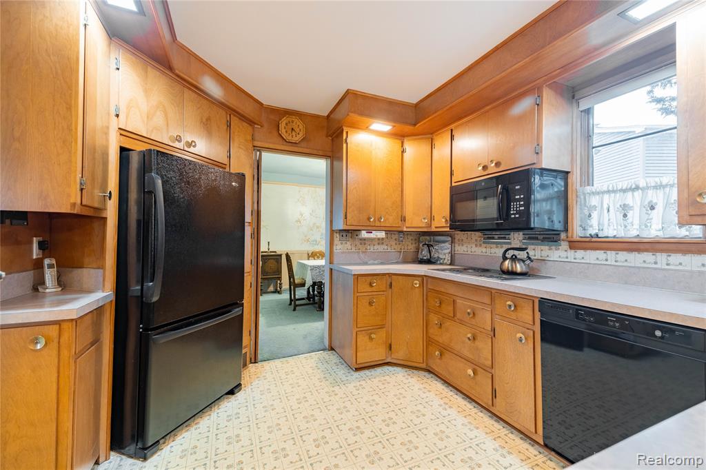 29863 East River Road, Grosse Ile, MI 48138 — Photo 15