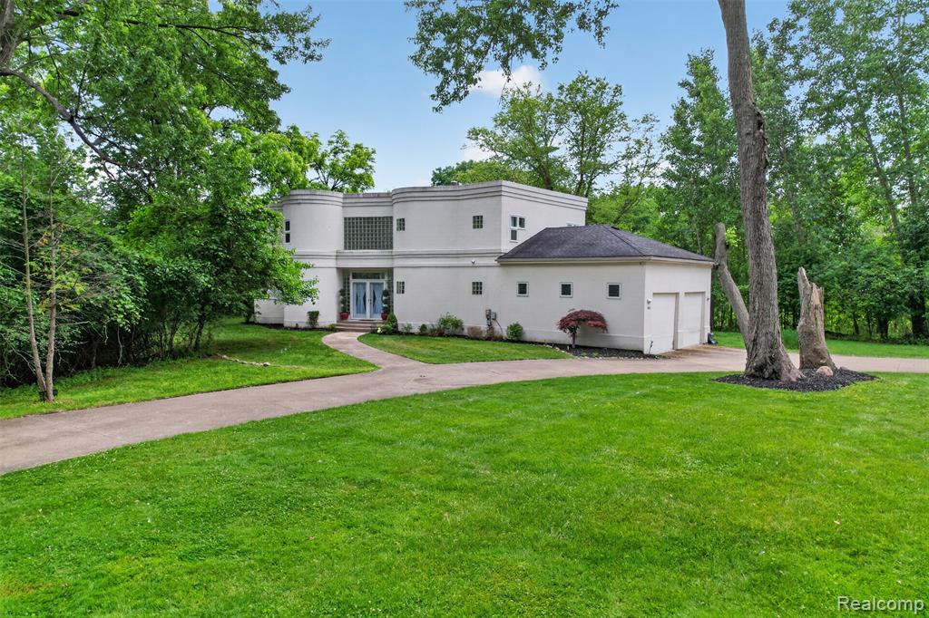 4845 Bryn Mawr Drive, Bloomfield Hills, MI 48301 — Photo 44