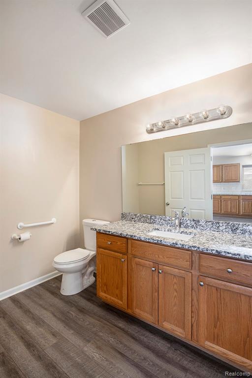 5390 SUNNYSIDE Drive, Clarkston, MI — Photo 14