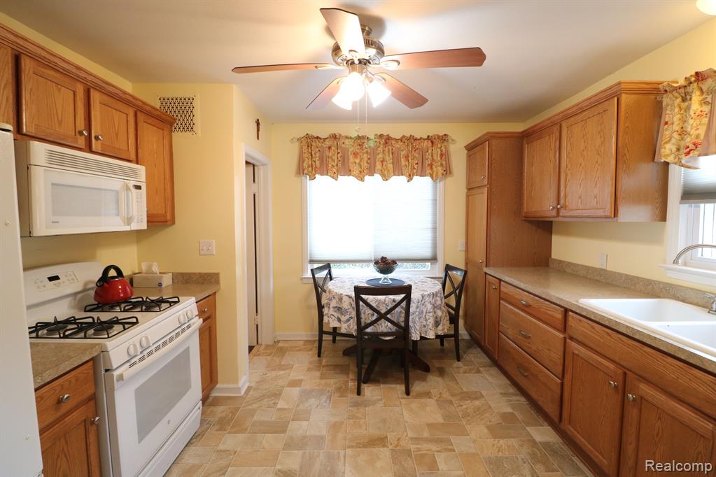 4226 BANKER Street, North Branch, MI 48461 — Photo 7